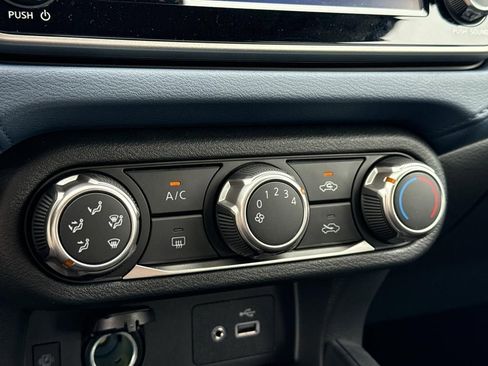 New 2025 Nissan Versa SV image 25