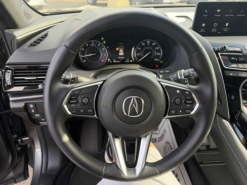 Used 2025 Acura RDX SH-AWD image 11