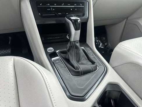 Used 2022 Volkswagen Tiguan SE FWD image 26