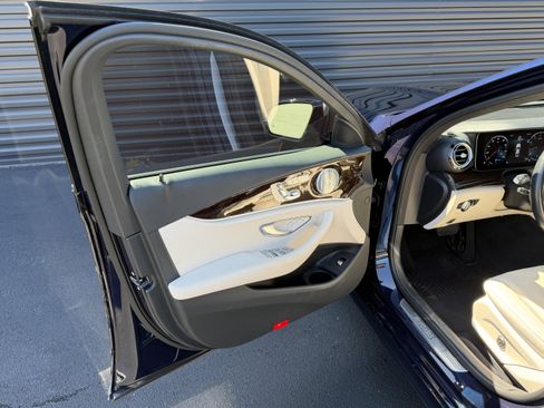 Used 2021 Mercedes-Benz E 350 Sedan image 11