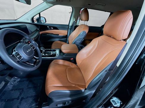 Used 2024 Kia Carnival SX FWD image 25