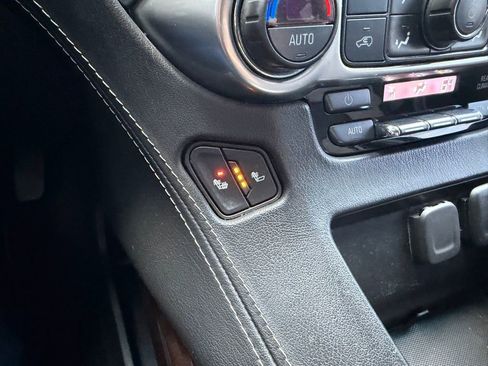 Used 2018 Chevrolet Tahoe LT image 16