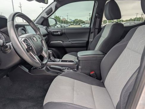 Used 2021 Toyota Tacoma TRD Sport w/ Technology Package AWD/4WD image 25