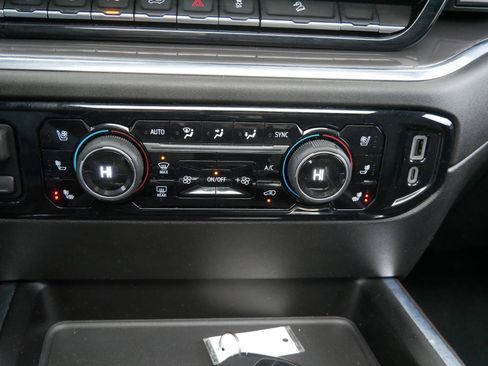 Used 2024 Chevrolet Silverado 2500 High Country w/ Technology Package image 22