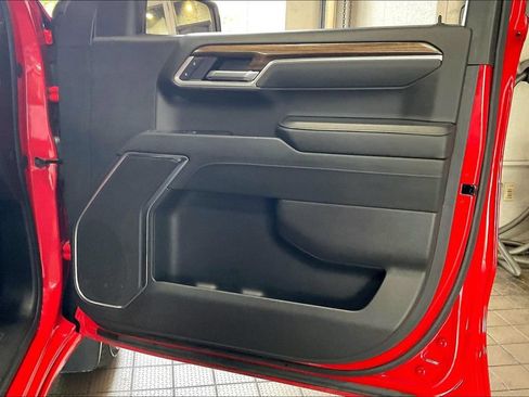 Used 2025 Chevrolet Silverado 1500 LT RWD image 21