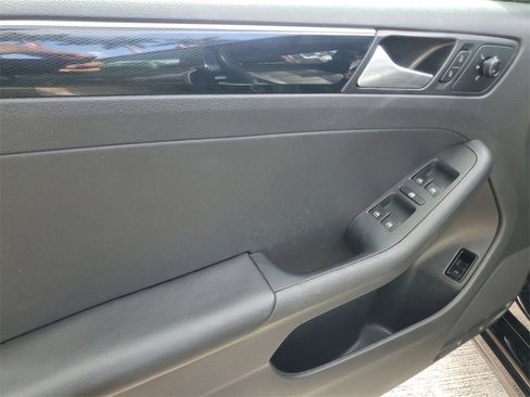 Used 2018 Volkswagen Jetta Sport image 17