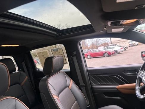 Used 2024 GMC Canyon AT4 w/ AT4 Premium Package image 19