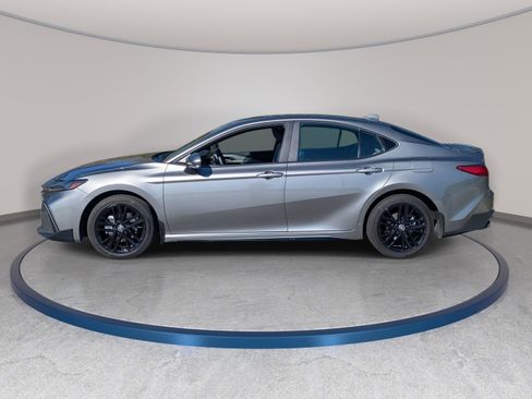 Used 2025 Toyota Camry SE w/ Convenience Package AWD/4WD image 8