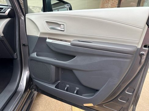 Used 2024 Toyota Sienna XLE image 26