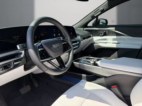 Certified 2024 Cadillac Lyriq Luxury RWD image 13