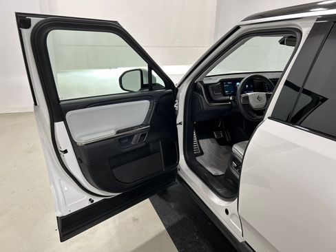 Used 2024 Rivian R1S Adventure AWD/4WD image 16