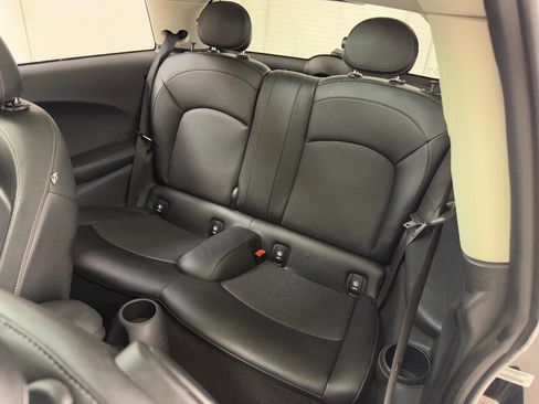 Used 2015 MINI Cooper 2-Door Hardtop image 27