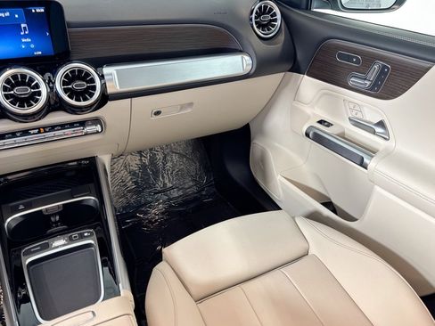 Used 2026 Mercedes-Benz GLB 250 4MATIC image 22