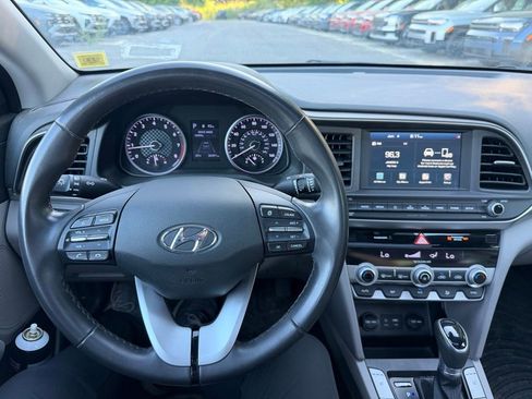Used 2020 Hyundai Elantra Value Edition w/ Winter Weather Package FWD image 13