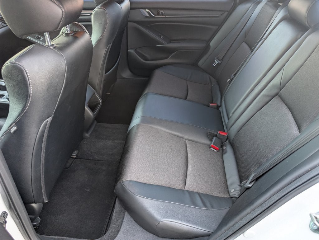Used 2018 Honda Accord Sport image 29