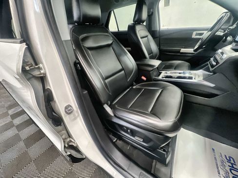 Used 2022 Ford Explorer XLT w/ Equipment Group 202A image 26