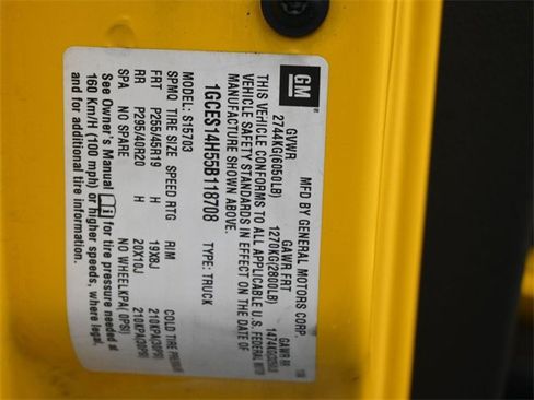 Used 2005 Chevrolet SSR w/ Preferred Equipment Group image 18