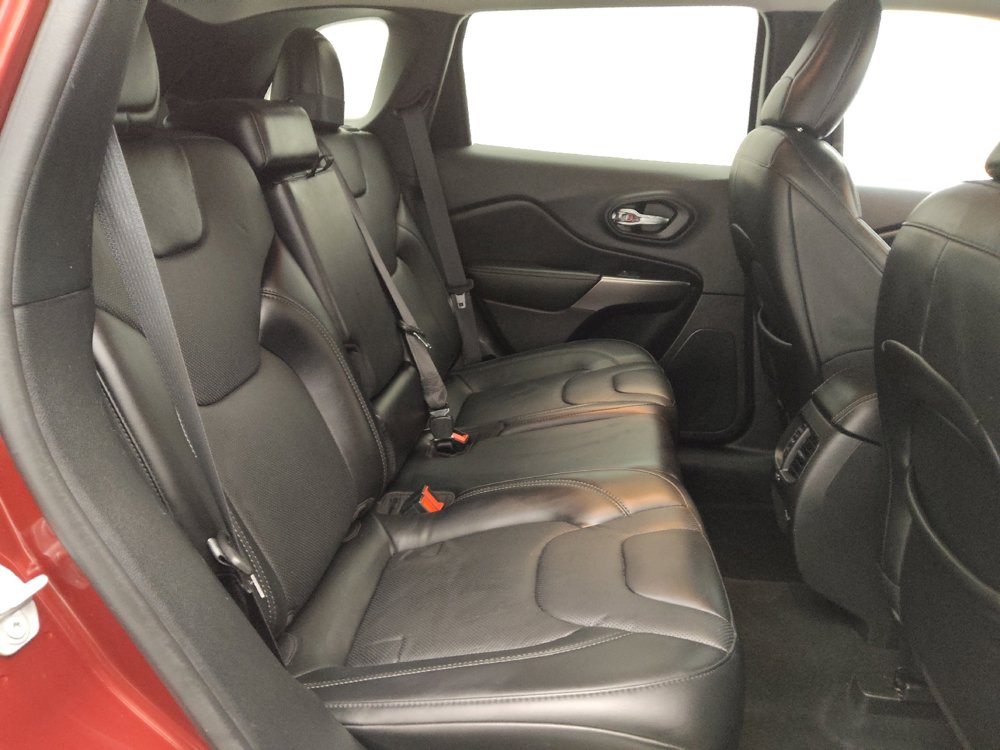 Used 2021 Jeep Cherokee Latitude Lux w/ Comfort/Convenience Group AWD/4WD image 19