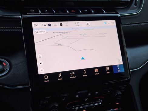 New 2025 Jeep Grand Cherokee Overland w/ Trailer Tow Package image 18