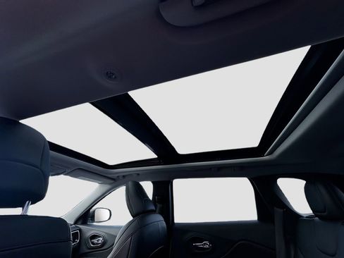 Used 2021 Jeep Cherokee Limited image 21