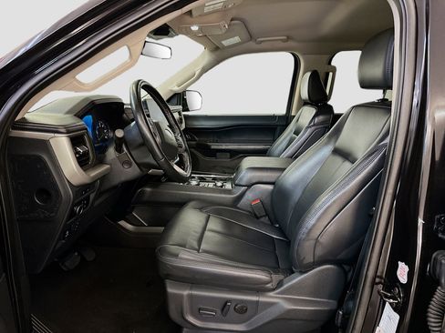Used 2024 Ford Expedition Max XLT image 13