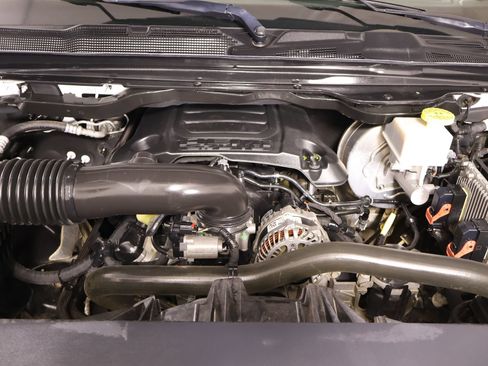 Used 2019 RAM 1500 Laramie AWD/4WD image 21