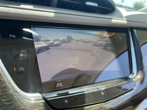 Used 2021 Cadillac XT6 Premium Luxury AWD/4WD image 13