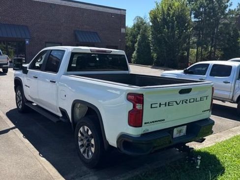 Used 2021 Chevrolet Silverado 2500 Custom w/ Custom Value Package AWD/4WD image 3