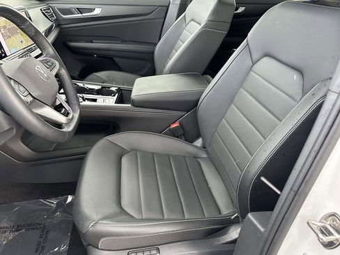 Certified 2025 Volkswagen Atlas Cross Sport SEL R-Line image 21