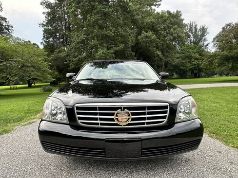 Used 2005 Cadillac De Ville w/ Limited Edition Package FWD image 3