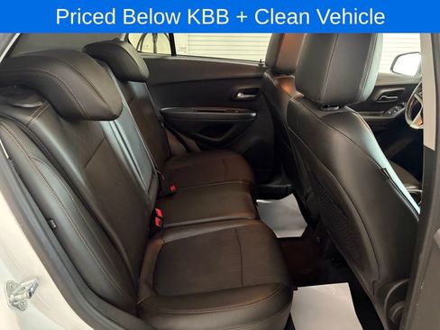 Used 2019 Chevrolet Trax LT w/ LT Convenience Package FWD image 20