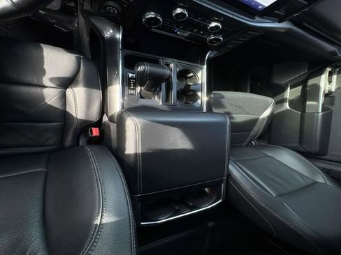 Used 2022 Ford F150 Lariat w/ Equipment Group 502A High image 17