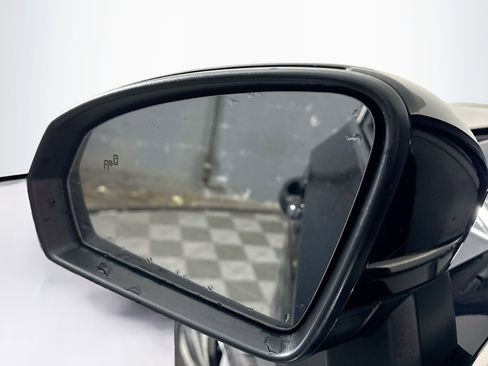 Used 2024 Volkswagen Taos SE image 16