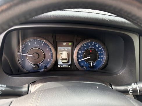 Used 2019 Toyota Sienna XLE image 17