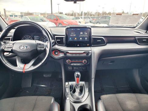 Used 2020 Hyundai Veloster 2.0 Premium image 8