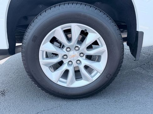 New 2026 Chevrolet Silverado 1500 Custom AWD/4WD image 32