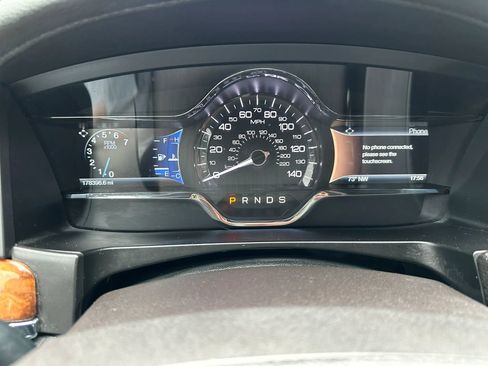 Used 2015 Lincoln MKS FWD image 26