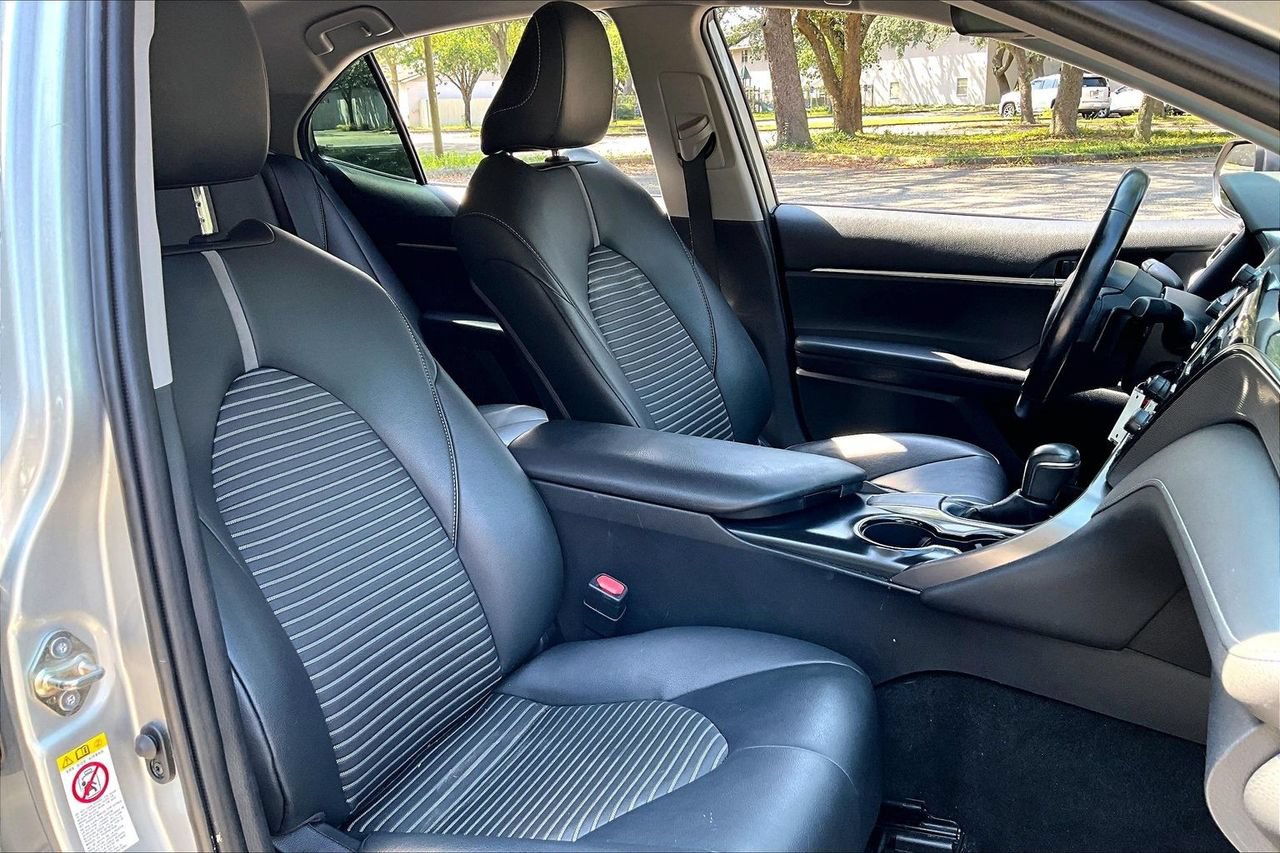 Used 2019 Toyota Camry SE FWD image 28