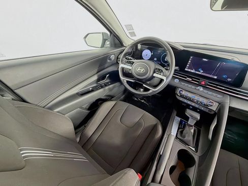 Used 2024 Hyundai Elantra SEL FWD image 11