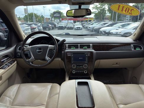 Used 2011 GMC Yukon XL Denali AWD/4WD image 21