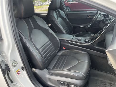 Used 2019 Toyota Avalon Touring FWD image 14