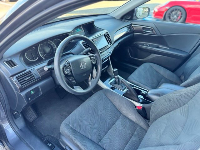 Used 2017 Honda Accord EX image 12