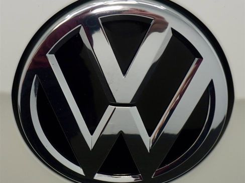 Used 2016 Volkswagen Golf R 4-Door image 37