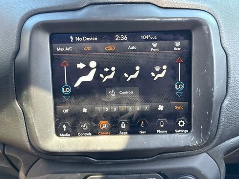 Used 2019 Jeep Renegade Limited w/ UConnect 8.4 Nav Group AWD/4WD image 26
