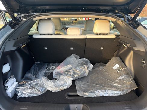 New 2026 Nissan Leaf Platinum+ w/ Cargo Package (Platinum+) image 30