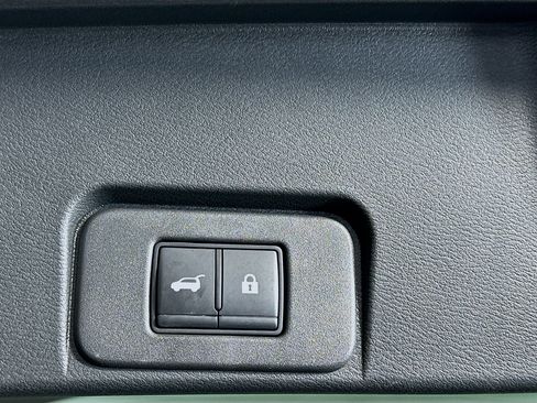 Used 2023 Nissan Rogue SL w/ SL Premium Package FWD image 32
