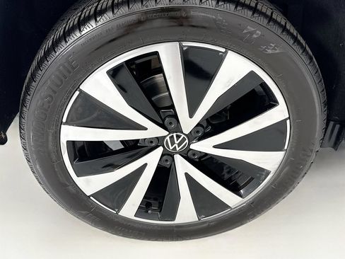Certified 2022 Volkswagen Taos SE FWD image 31
