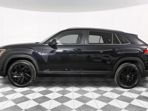 Used 2023 Volkswagen Atlas Cross Sport SE w/ Black Wheel Package AWD/4WD image 19