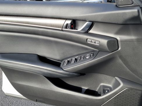 Used 2018 Honda Accord EX-L image 7