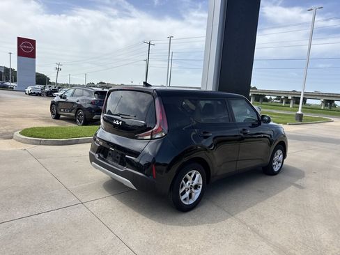 Certified 2024 Kia Soul LX w/ Option Group 015 FWD image 15